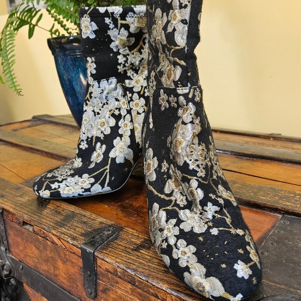Like-New Nine West Brocade Ankle Boots